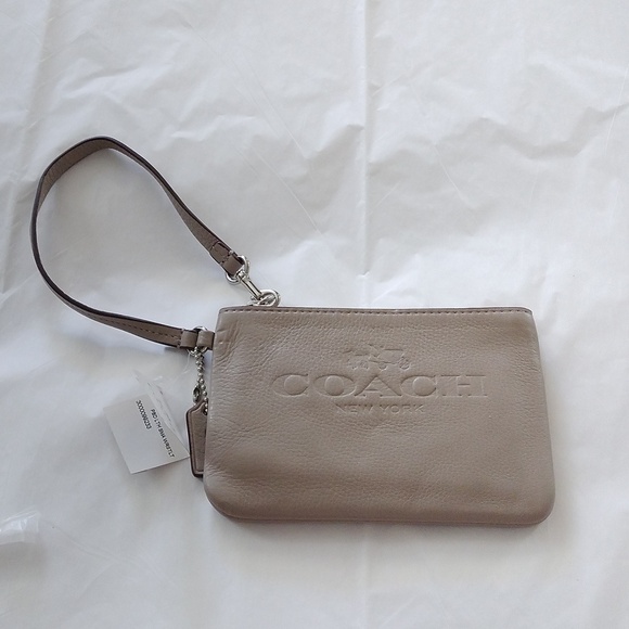 Coach Pebble Leather Small Wristlet, F52717 in SV/ Grey Birch - Picture 1 of 6